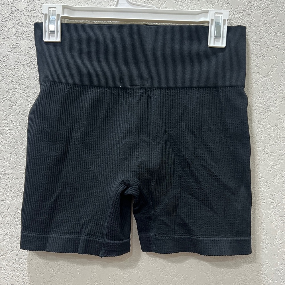 Shorts - Picture 2 of 3